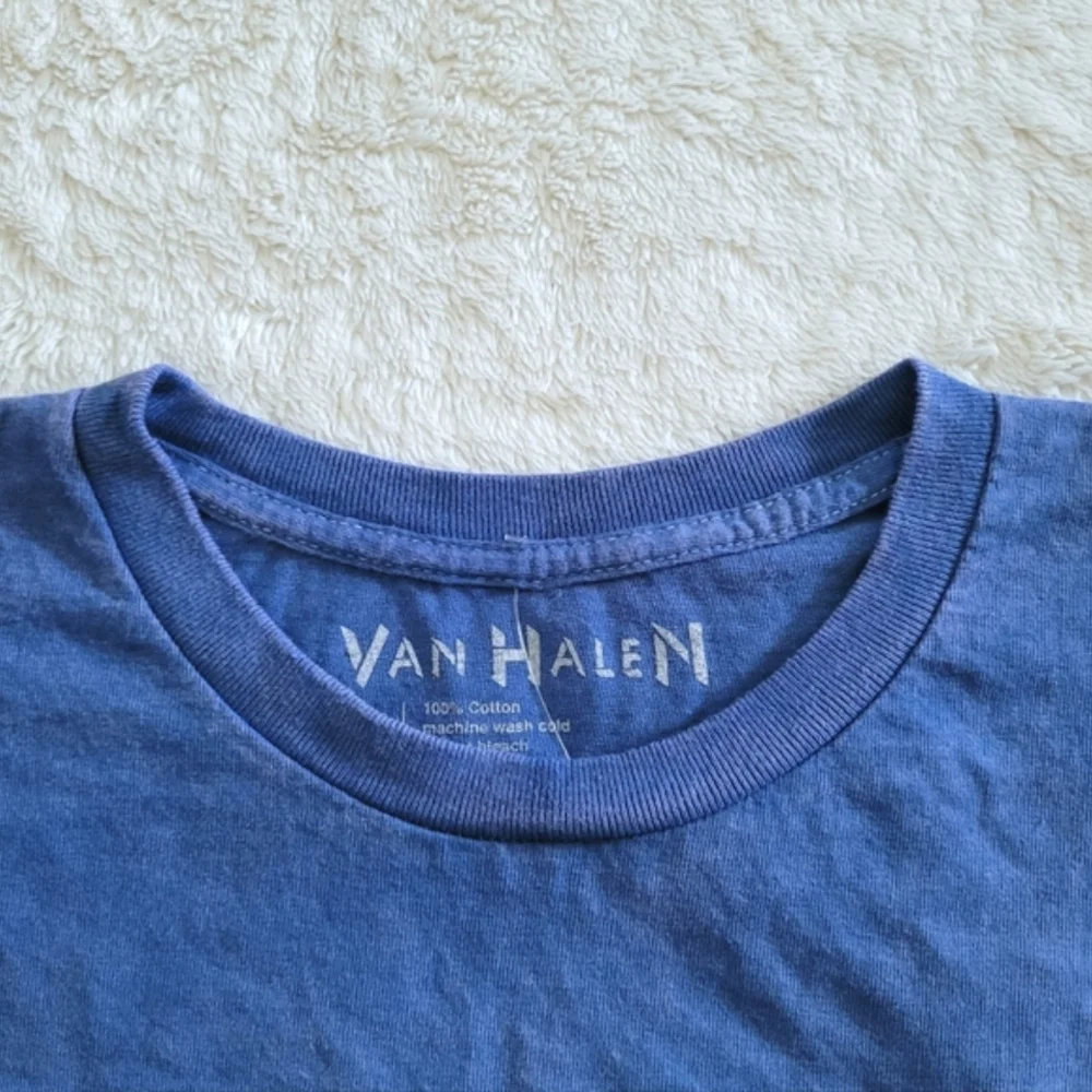 Van Halen🎶 "Tour of N. America World🌎 Vacation Tour 1979" Graphic Tee👕 - NWT - Picture 4 of 10